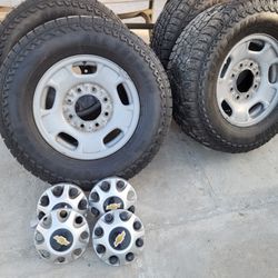Chevrolet  Suburban/ Tahoe  Tires 