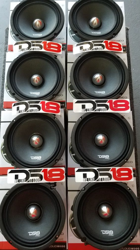 Ds18 Pro Neo Xtra Loud voice speakers and clear $70 each(1)/Bocinas Ds 18 Neo Se escuchan bien fuerte y claro $70 cada una (1)