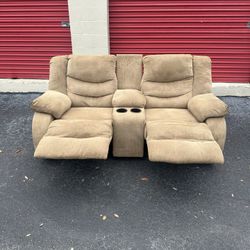 Comfy Nice Recliner Couch 🔥🔥