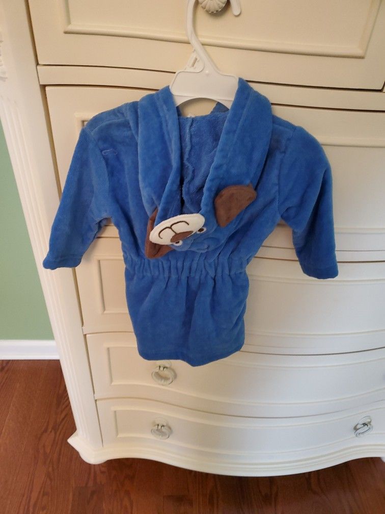 Baby's Hooded Robe. Carter's. Size 0-9 Months