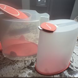 2 Tupperware catainers
