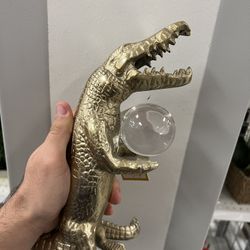Art/ Decoration/Alligator 