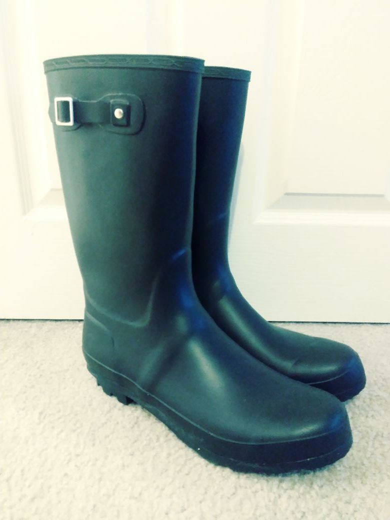 Brand new rubber rain boots