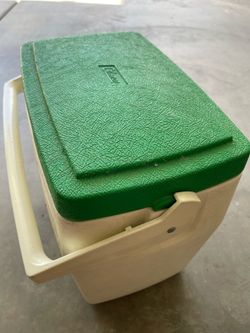 Coleman cooler ice chest classic with handle lock