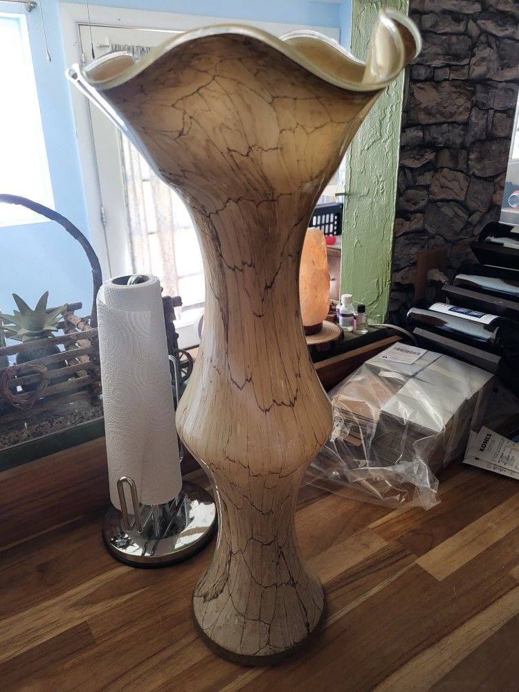 Josefina 22 Inch Blown Glass Vase