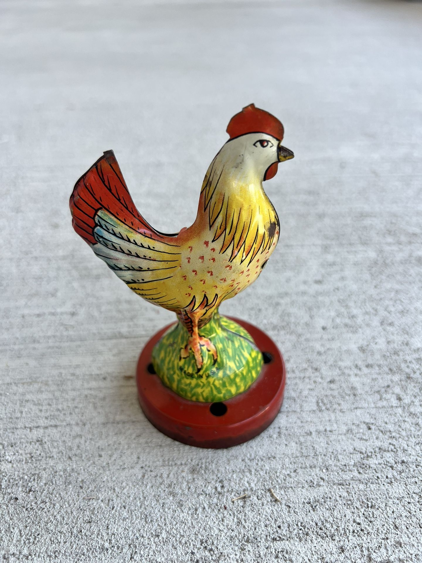 Early 1950s Lithographed Tin Rooster – PAT. PEND. – Made in U.S.A. – Rare Vintage American Toy