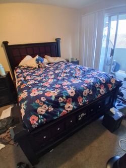 Queen size bed