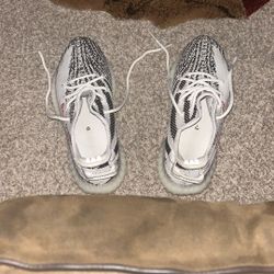 Yeezy 350 V2 Size 8.5