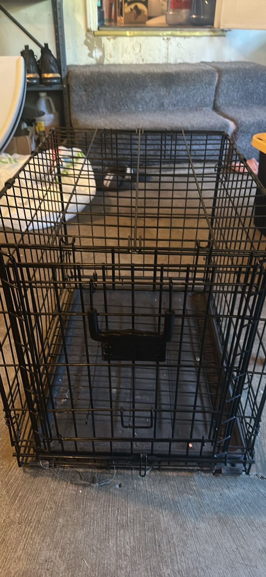 Small Dog Kennel (24x17x19)