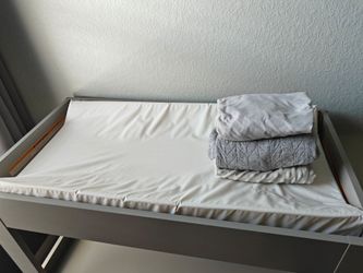 Graco changing table