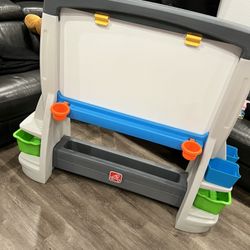 Little Tikes Easel & Chalkboard