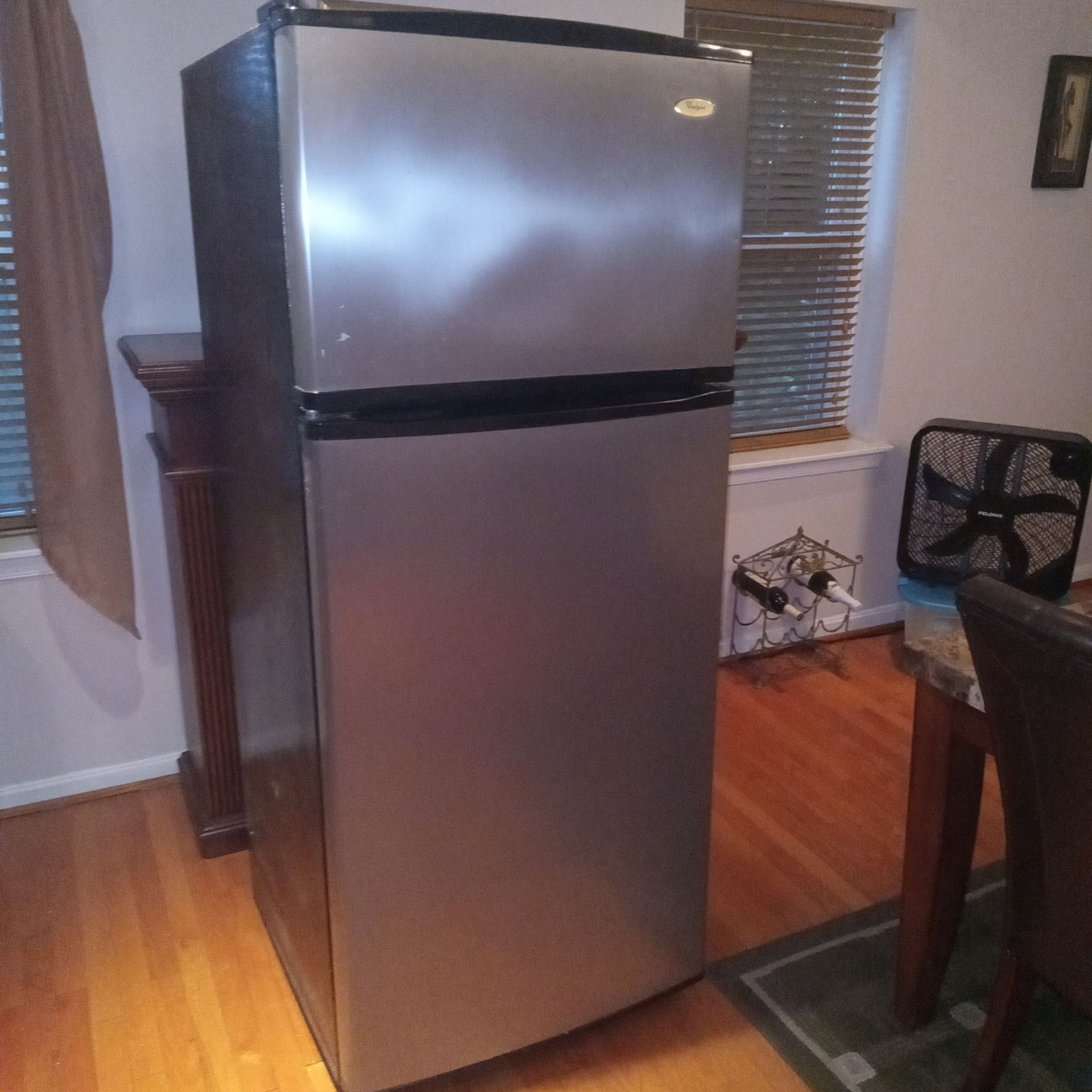 Whirl Pool Refrigerator 