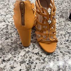 Size 7.5 - Andrea Shoes 