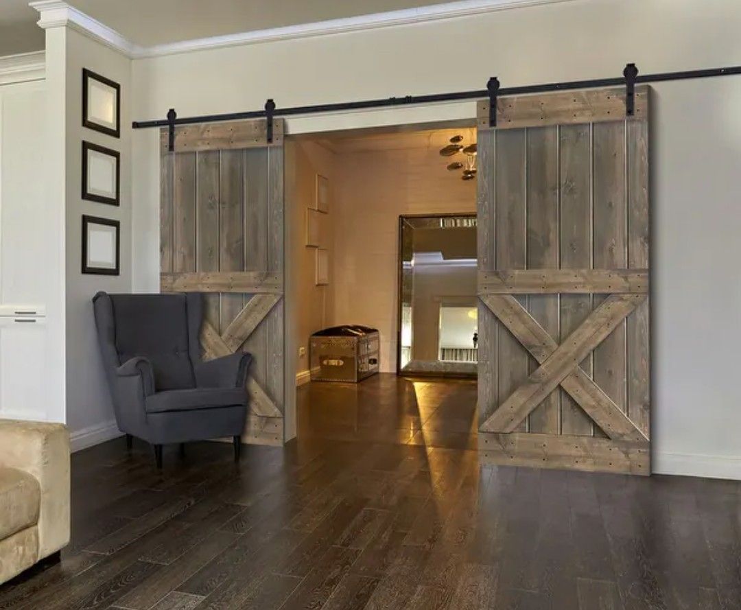 CUSTOMIZED BARN DOORS