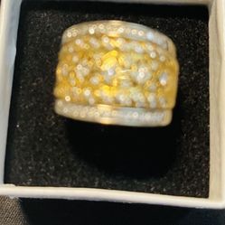 1 Carat Diamond Ring, 18k yellow gold & 14k White Gold Band!