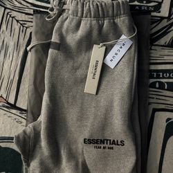 Dark oat essential shorts