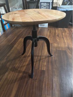 Set of 2 wood/medal side tables