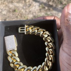 Cuban Link Bracelet 