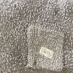 Giving Shaw to Keep Warm 