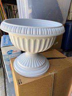 Planters perfect for home garden- brand new