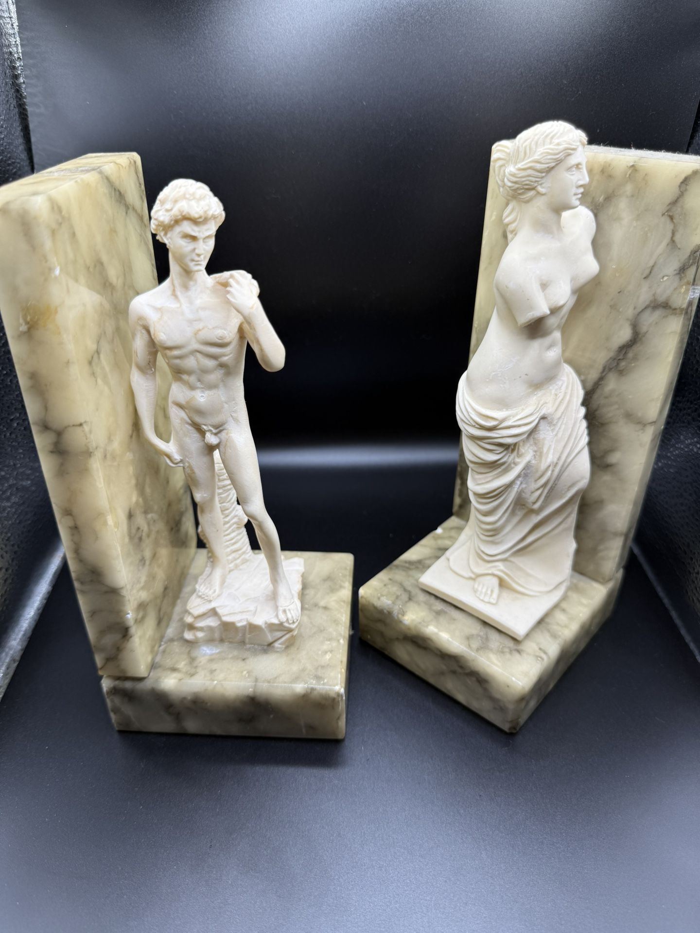 Venus De Milo and David of Michelangelo Alabaster Bookend Pair Marble and alabaster carved in italy