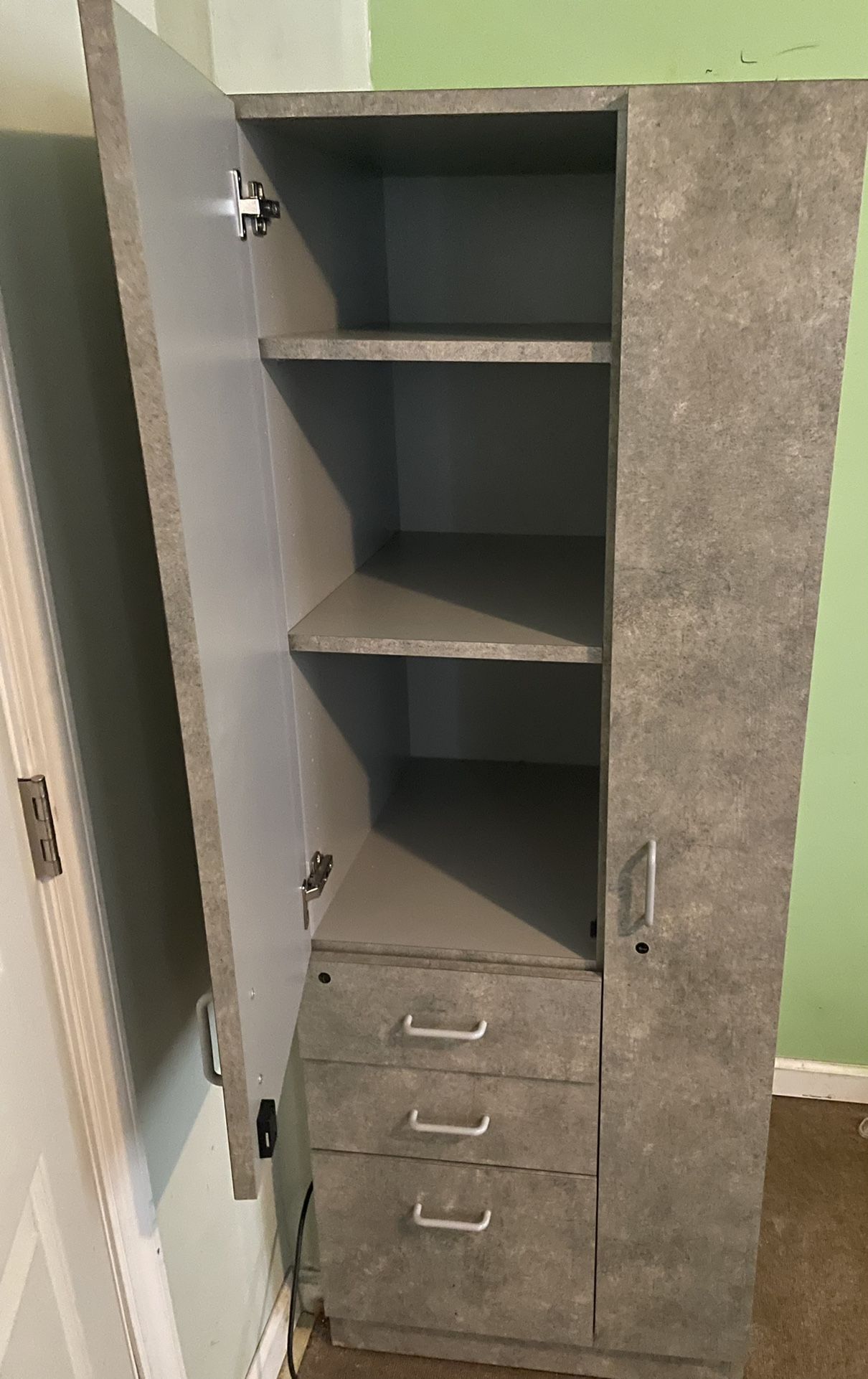 Stand Up Dresser Closet.