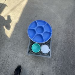 Tupperware  snack container