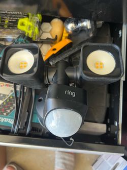 Ring Smart Lighting Floodlight Wired in black