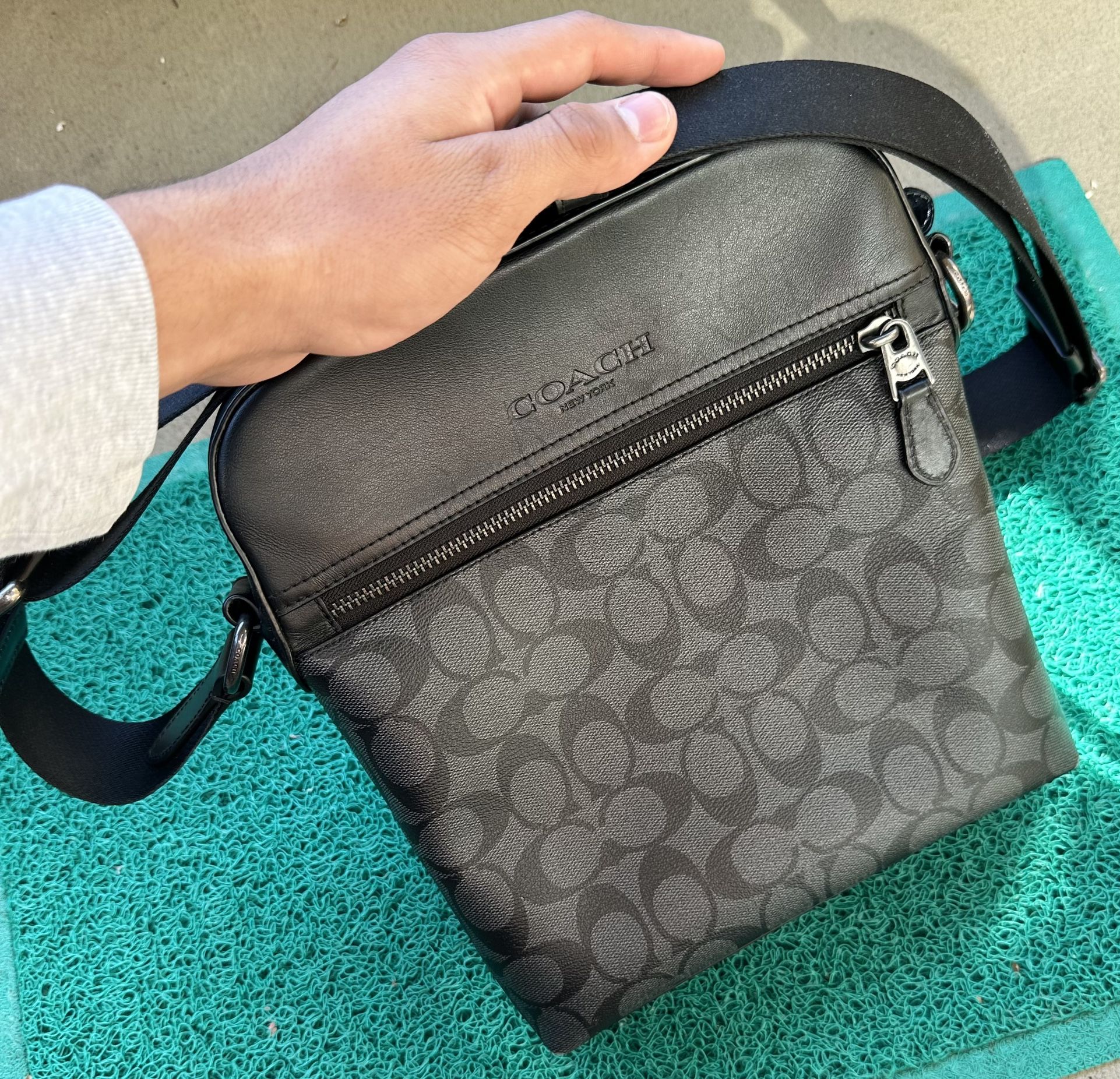 Coach houston flight bag in signature canvas outlet