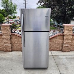 FRIGIDAIRE FRIDGE USED LIKE NEW CHECK ALL PICTURES MIRE TODAS LAS FOTOS 