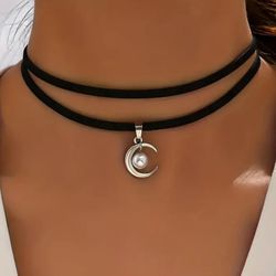 Brand New Silver Moon Charm Choker Necklace 