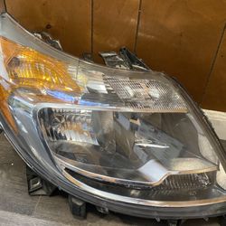 2016 Dodge Ram Promaster 1500 Right headlight