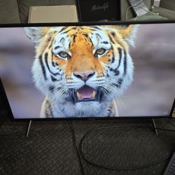 Samsung 43" Class RU7100 Smart 4K UHD TV tested perfect condition