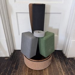Urbivore Cork Yoga Mat BUNDLE- Yoga Wheel/ Yoga Blocks/Yoga Strap