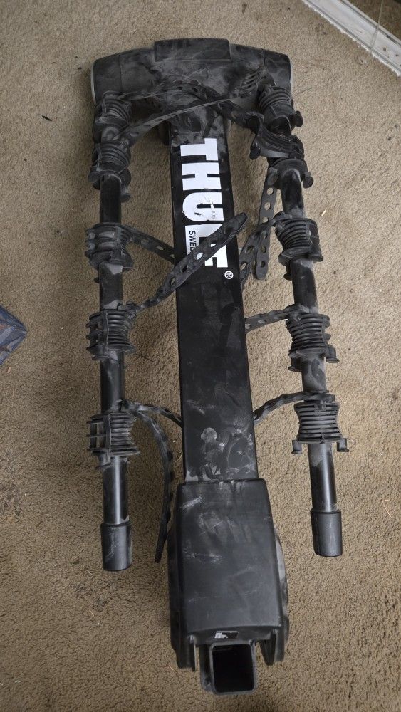 Thule 5 Bike towhitch Rack.