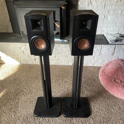 Klipsch B-200 Black Bookshelf Speakers And Stand