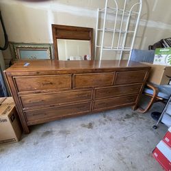 Dresser With Matching Bed Side Dresser