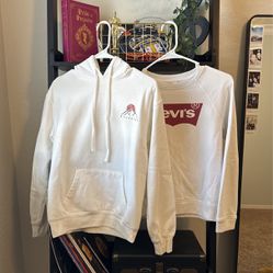 Pullover And Hoddie