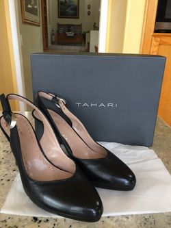 TAHARI Brand Name Shoes. size 7-1/2, Black Leather 3-1/2 inch high heels. In original box. Like brand New. Original price was $99