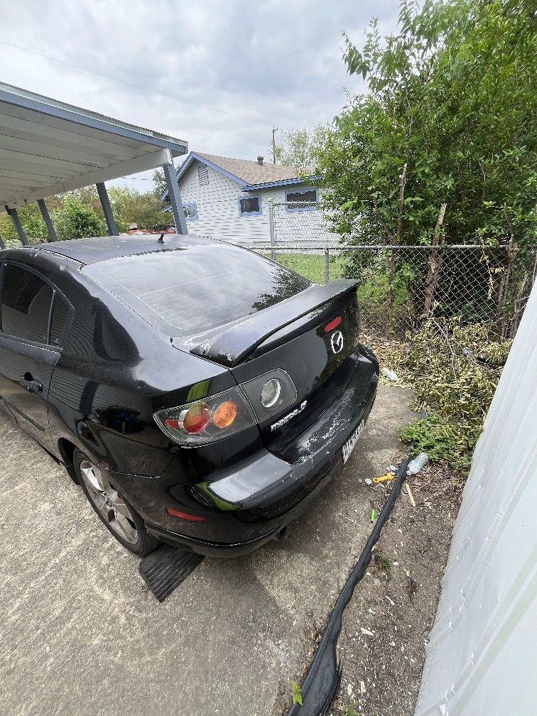 05 Mazda 3 ( Will Need To Be Towed )