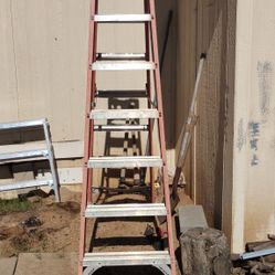 Used Ladder Louisville In Good Condition 