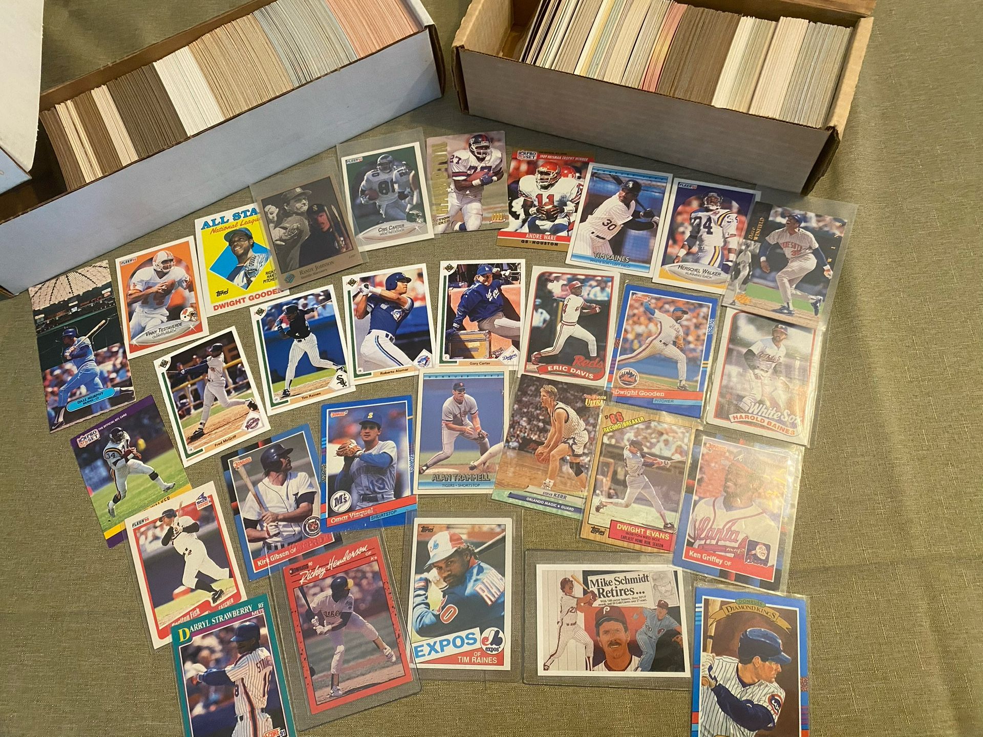 Sports Cards Lot, >1000 Baseball, Basketball, Football And Hockey Cards