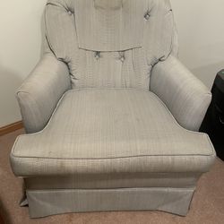 Flexsteel Brand Sitting Chair (set of 2)