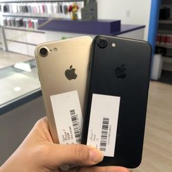 Factory unlocked iPhone 7 32gb, store warranty 