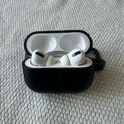 Airpod Pros with black case