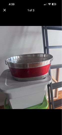 Large Oval Metal Party Tub for drinks. Christmas theme.