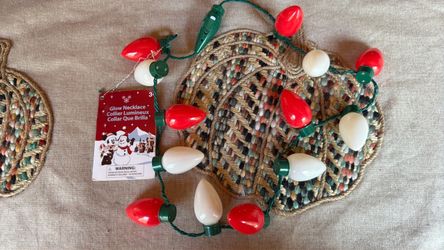 Disney Christmas red/white bulb light up necklace