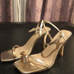 Women’s Gold Heels Size 5 1/2