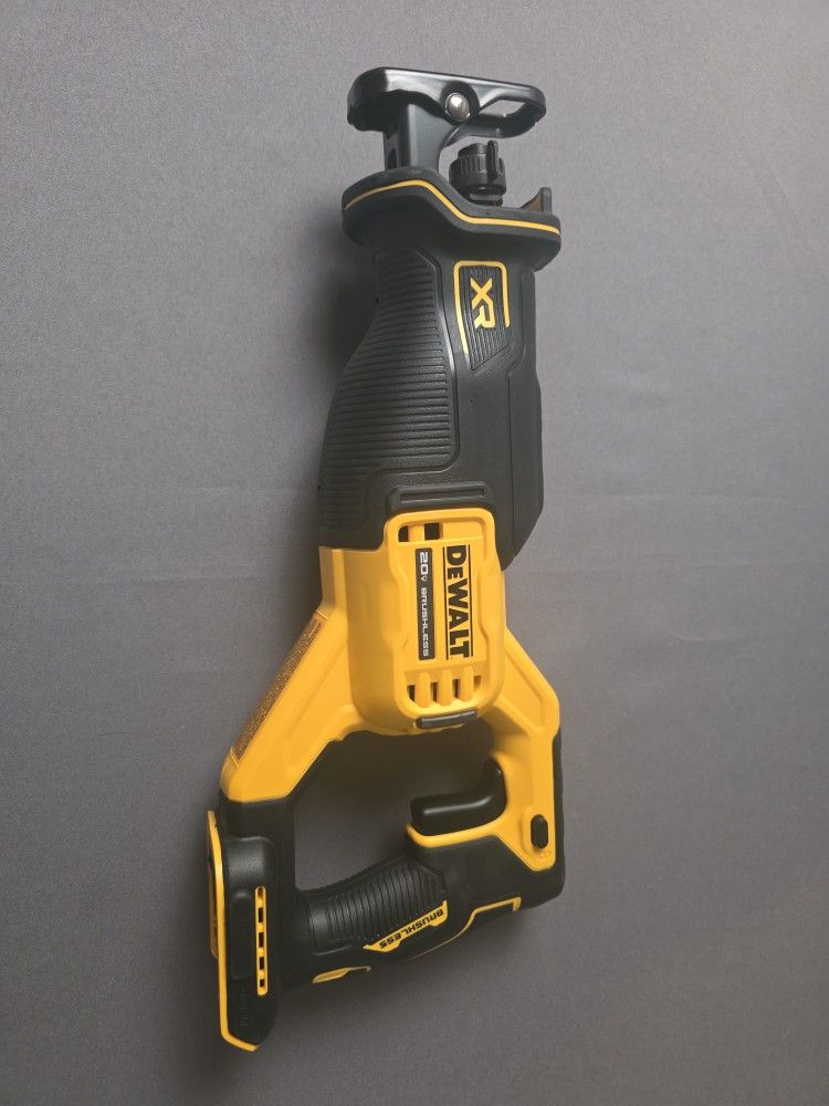 Dewalt 20V Brushless Variable Speed Reciprocating Saw DCS382