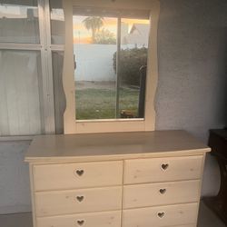 Kids Dresser With Mirror